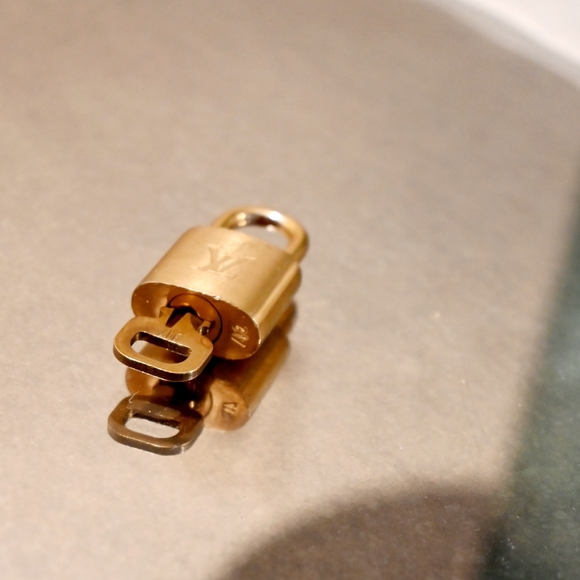 Authentic Louis Vuitton Lock & Key - Picture 8 of 8